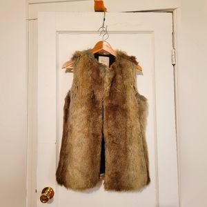 🎉MOVING SALE- EVERYTHING MUST GO BY 8/29!🎉 Zara Faux Fur Vest